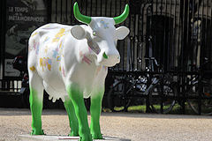 Cow Parade de Bordeaux : Baby Et Cow, Jardin Public