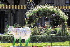 Cow Parade de Bordeaux : Baby Et Cow, Jardin Public