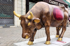 Cow Parade de Bordeaux :Vacca Burdigala, allées de Tourny