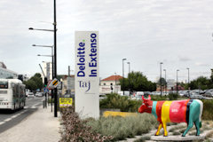 Cow Parade de Bordeaux : vache pourcent, place Ravezies