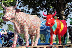 Cow Parade de Bordeaux : le troupeau dans la ville