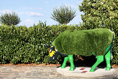 Cow Parade de Bordeaux : La vache au vert, quai des Chartrons