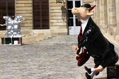 Cow Parade de Bordeaux : La vache ACDC.fr, cour de l'Hôtel de Ville