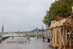 Jour de pluie et passerelle Evento - 33-bordeaux.com