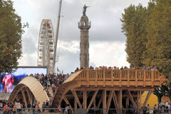 Pont Evento place des Quinconces