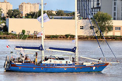 Voilier 7ème Continent faisant son entrée à Bordeaux | Photo Bernard Tocheport