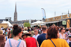 Public au rendez-vous pour la première fête des vins blancs | Photo Bernard Tocheport