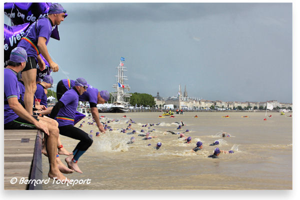Bordeaux 2011 traversée de la Garonne à la nage : 33-bordeaux.com