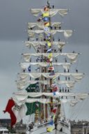 Entrée du Cuauhtémoc dans le port de la lune