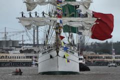 Arrivée du Cuauhtémoc à Bordeaux pour la Fête du fleuve