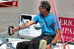 Solitaire du Figaro : Michel Desjoyeaux au départ de Bordeaux