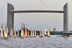 Coup de Canon pour le passage des skippers de la Solitaire | Photo B. Tocheport