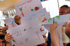 Partage de dessins des enfants bordelais avec ceux des enfants des Canaries | Photo Bernard Tocheport