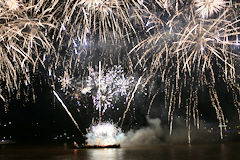 Feu d'artifice Bordeaux Fête du fleuve 2017 | Photo Bernard Tocheport