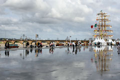 Reflets du Cuauhtémoc dans le miroir d'eau