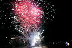 Bordeaux les Feux du Dragon spectacle pyrotechnique Groupe F | Photo Bernard Tocheport