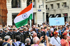 Bordeaux parade de l'équipage indien du Tarangini | Photo Bernard Tocheport