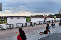 Expo photos face à la Garonne Bordeaux Fête le Vin 2022 | Photo Bernard Tocheport