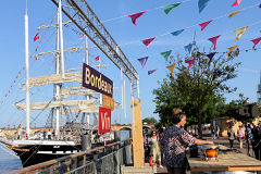 Belem et scène Cailhau à Bordeaux Fête le Vin 2023 | Photo Bernard Tocheport