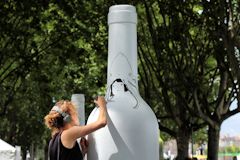 Bordeaux fête le vin 2014 : décoration de bouteille géante