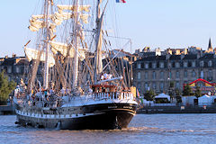 Arrivée du Belem à Bordeaux Fête le Vin 2016 | Photo 33-bordeaux.com