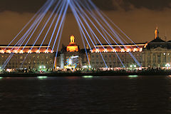 Lasers et projections spectacle Racines Bordeaux  Fête le Vin 2016 | Photo 33-bordeaux.com