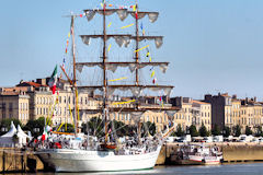 Bordeaux fête le vin : Cuauhtémoc à quai - www.33-bordeaux.com