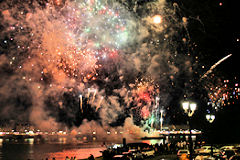 Bordeaux fête le vin : l'un des 4 feux d'artifice - www.33-bordeaux.com