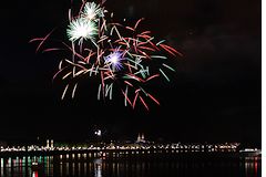 Feu d'artifice et façade des quais | photo 33-bordeaux.com