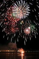 Barge sur la Garonne et Feu d'artifice à Bordeaux | photo 33-bordeaux.com