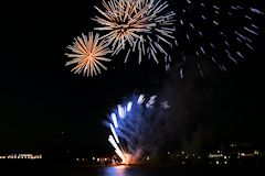 Feu d'artifice à Bordeaux - sur l'eau et dans le ciel | photo 33-bordeaux.com