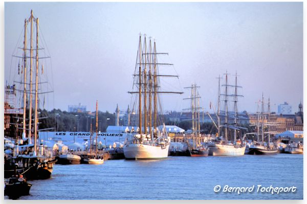 Bordeaux alignement des Grands Voiliers lors de la Cutty Sark 1990 | Photo Bernard Tocheport
