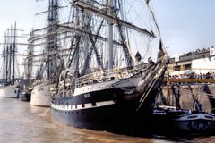 Bordeaux 1990 le Belem, le Tovarich et l'Esmeralda sur la Garonne | Photo Bernard Tocheport