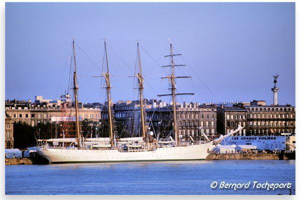 Le 4 mâts Esmeralda à Bordeaux pour la Cutty Sark 1990 | Photo Bernard Tocheport