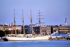 Le 4 mâts Esmeralda à Bordeaux pour la Cutty Sark 1990 | Photo Bernard Tocheport