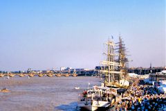 Affluence record sur les quais de Bordeaux en 1990 pour l'étape de la Cutty Sark | Photo Bernard Tocheport