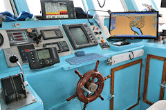 Poste de pilotage bateau de pêche de La Cotinière | 33-bordeaux.com