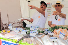 Vente de poisson de La Cotinière à la criée sur les quais de Bordeaux  | 33-bordeaux.com