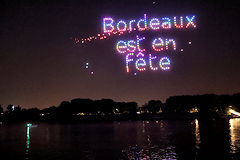 Bordeaux est en fête -  spectacle de drones sur la Garonne | photo Bernard Tocheport