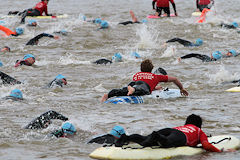 Traversée de Bordeaux à la nage : compétition pour les nageurs de la vague du Mascaret  | Photo 33-bordeaux.com