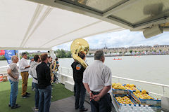 Traversée de Bordeaux à la nage : observation de la course depuis l'Aquitania | Photo 33-bordeaux.com