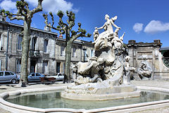 Fontaine Amédée Larrieu vue depuis rue de Belfort -  photo 33-bordeaux.com