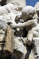 Fontaine Amédée Larrieu de Bordeaux, Chérubin goutant le raisin | Photo Bernard Tocheport