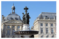 33-bordeaux.com : découvrir la fontaine des 3 Grâces en 20 photos >>