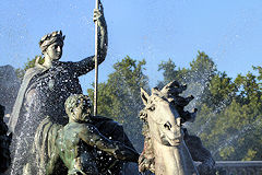 Bordeaux scène du triomphe de la République de la fontaine des Girondins | Photo Bernard Tocheport