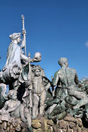 Symboles de la République sur la fontaine des Girondins de Bordeaux | Photo Bernard Tocheport