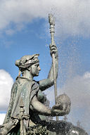 La République et son sceptre sur la fontaine des Girondins de Bordeaux | Photo Bernard Tocheport