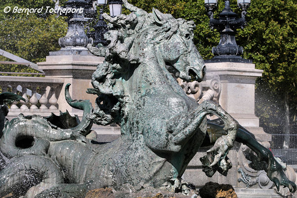 Cheval à queue de reptile fontaine des Girondins de Bordeaux | Photo Bernard Tocheport