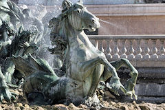 Cheval marin avec nageoire fontaine des Girondins de Bordeaux | Photo Bernard Tocheport