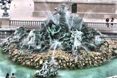 Bordeaux fontaine des Girondins vue plongeante sur le triomphe de la Concorde | Photo Bernard Tocheport